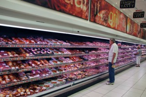 shopper_selecting_meat